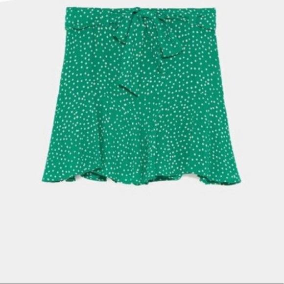 Zara Green Polkadot Skort in small - Picture 2 of 3